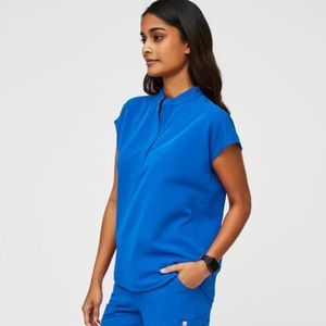 Rafaela oversized scrub top